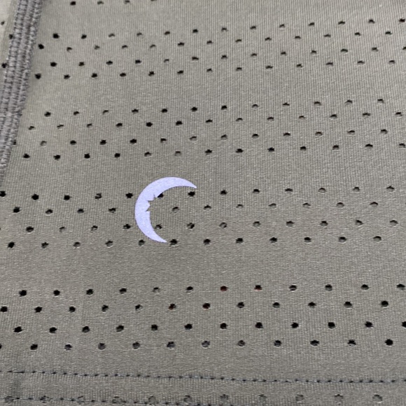 ZYIA Active Tank Small Perforated Sleeveless Round Neck Olive Green - Picture 10 of 10